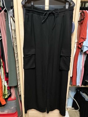 Women’s scoop Black Drawstring Cargo pants